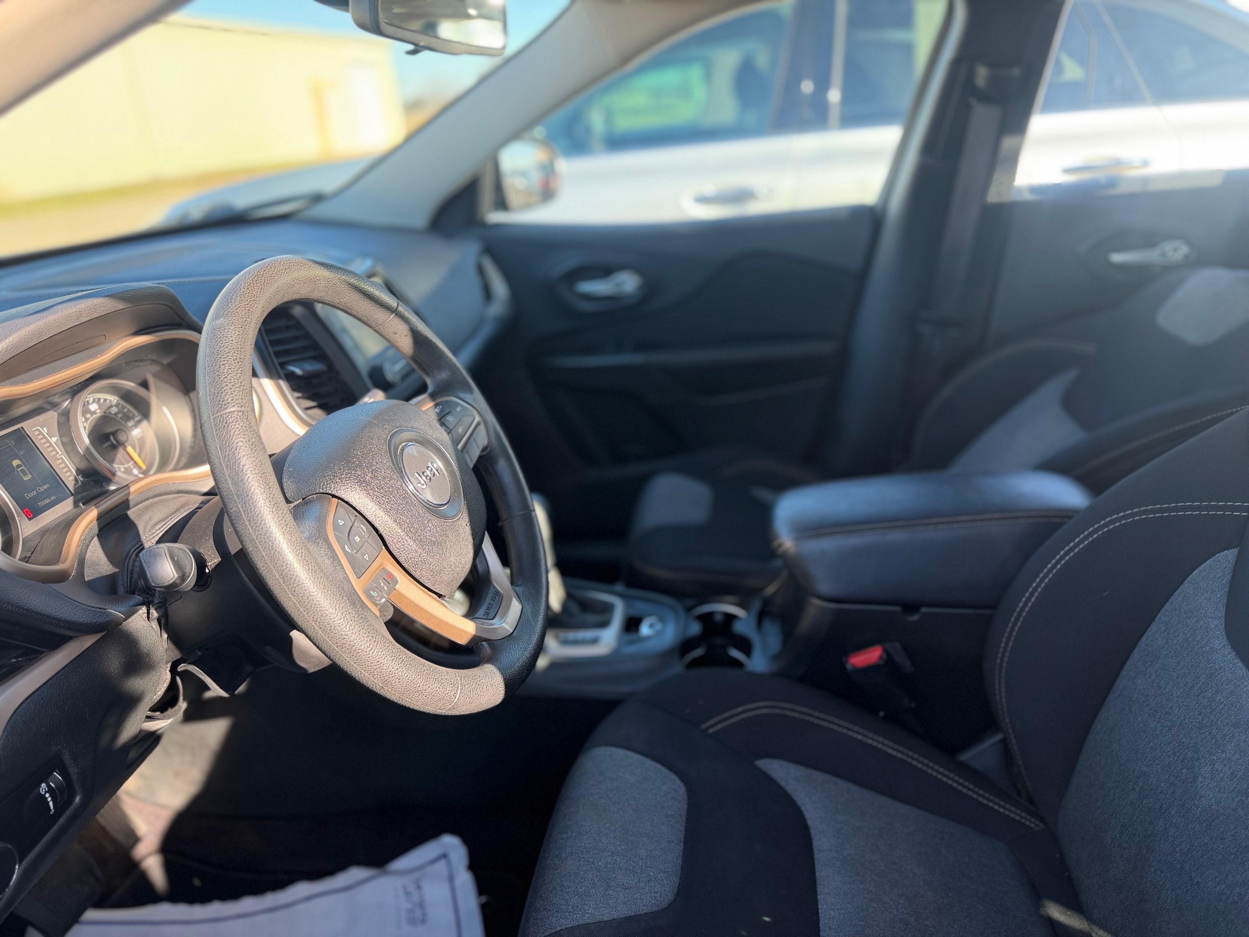 2016 Jeep Cherokee Sport