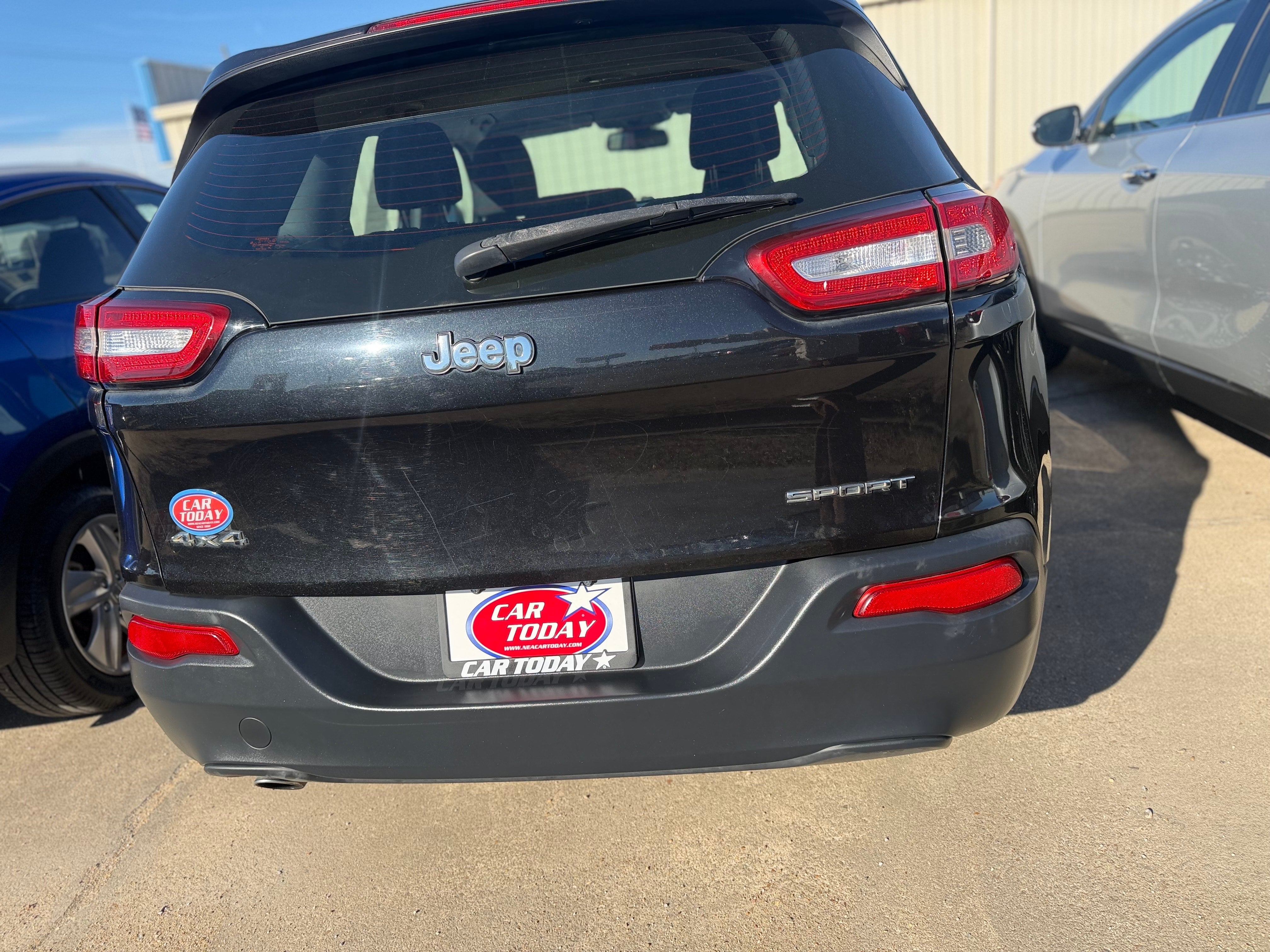 2016 Jeep Cherokee Sport