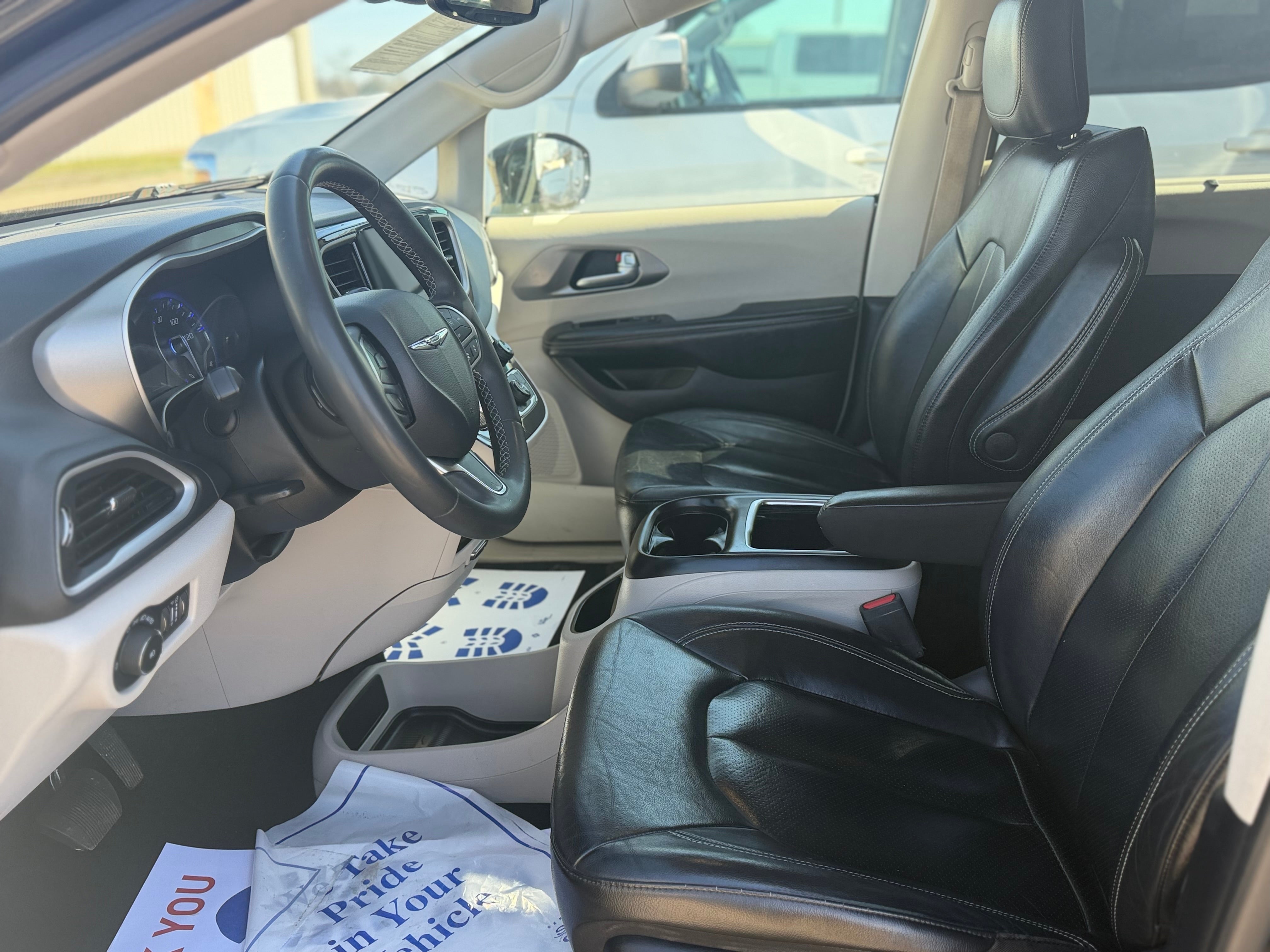 2022 Chrysler Pacifica Touring L