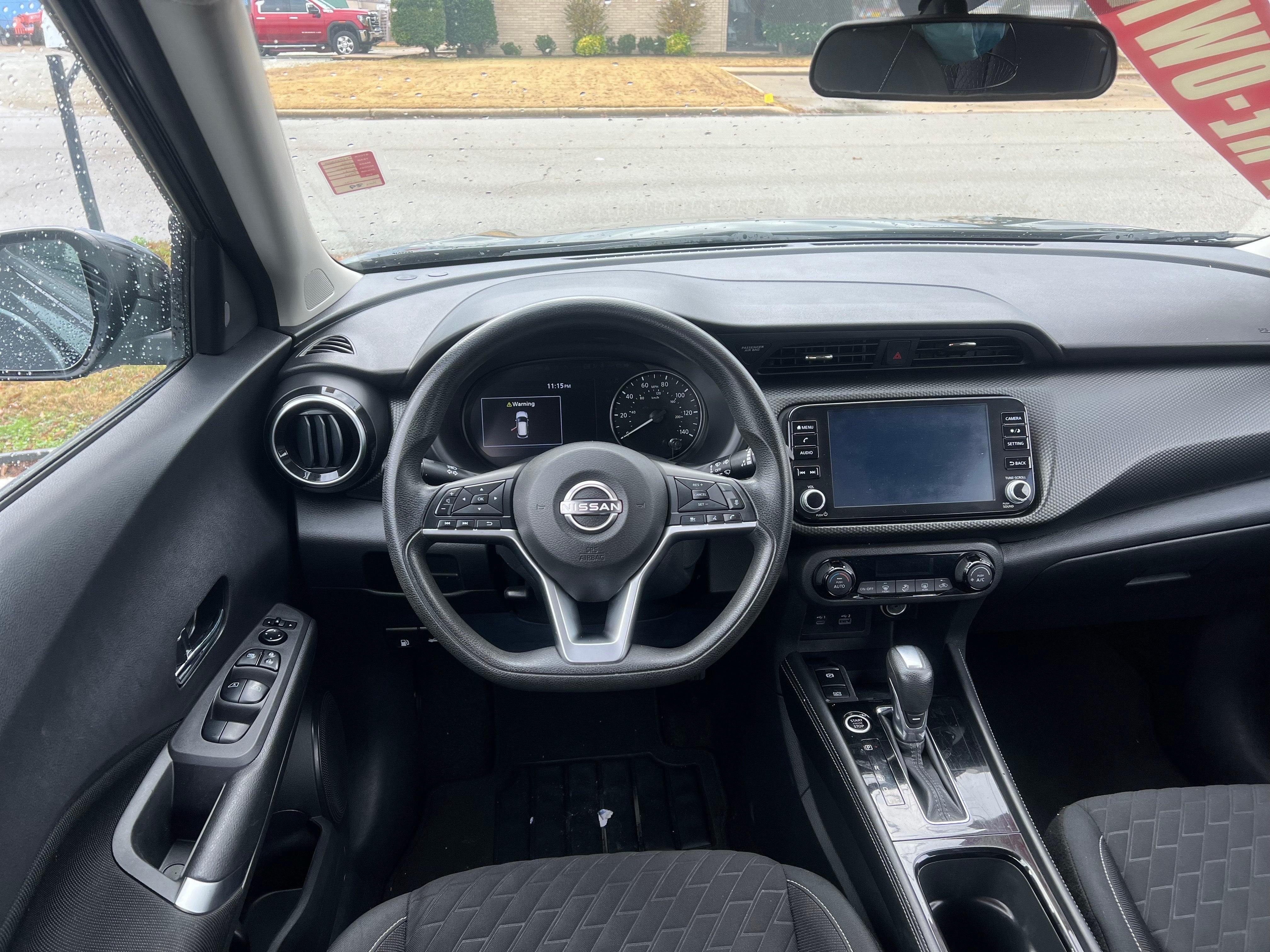 2022 Nissan Kicks SV