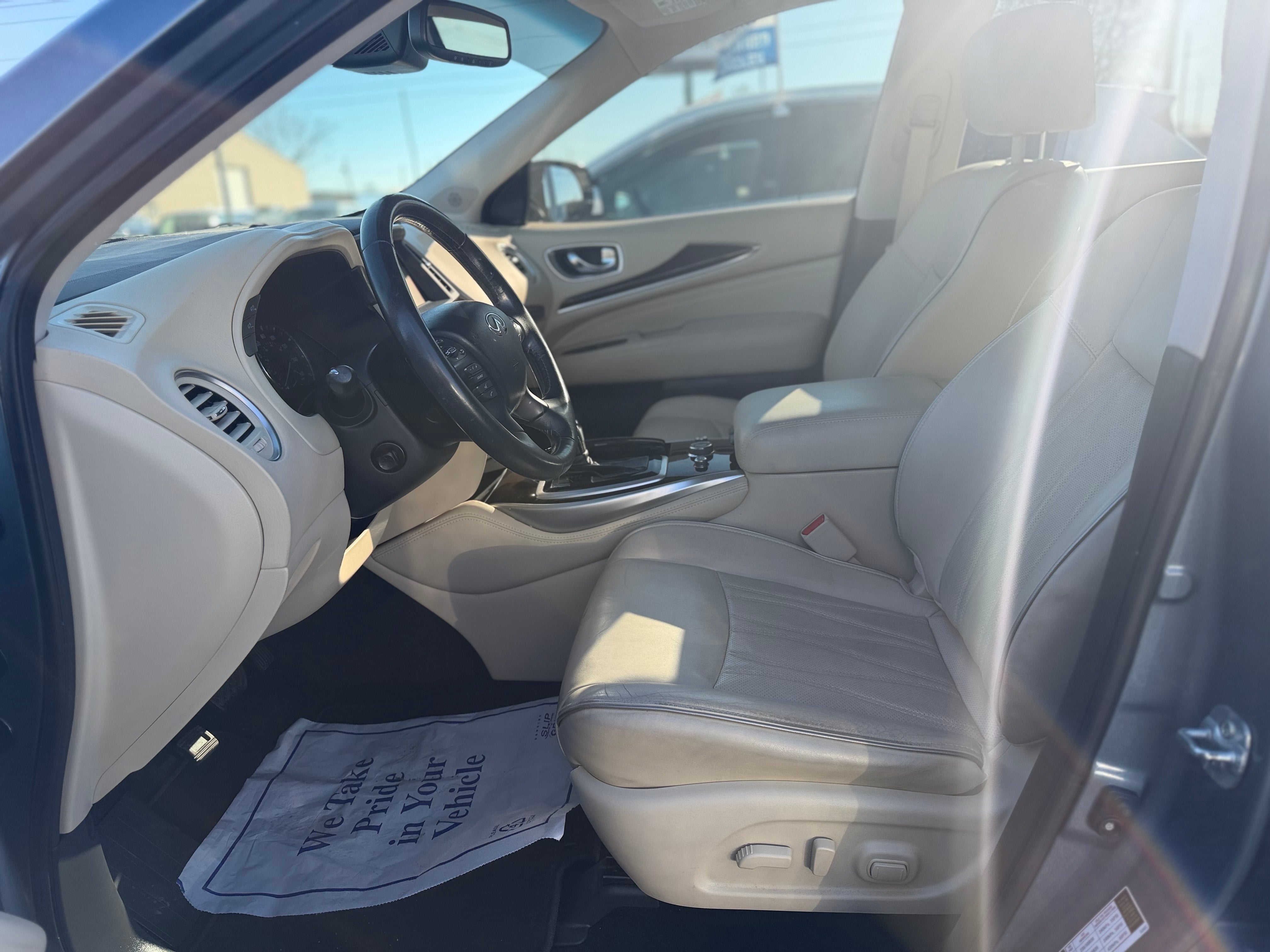 2016 INFINITI QX60 Base