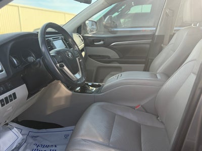 2018 Toyota Highlander Base