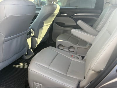 2018 Toyota Highlander Base
