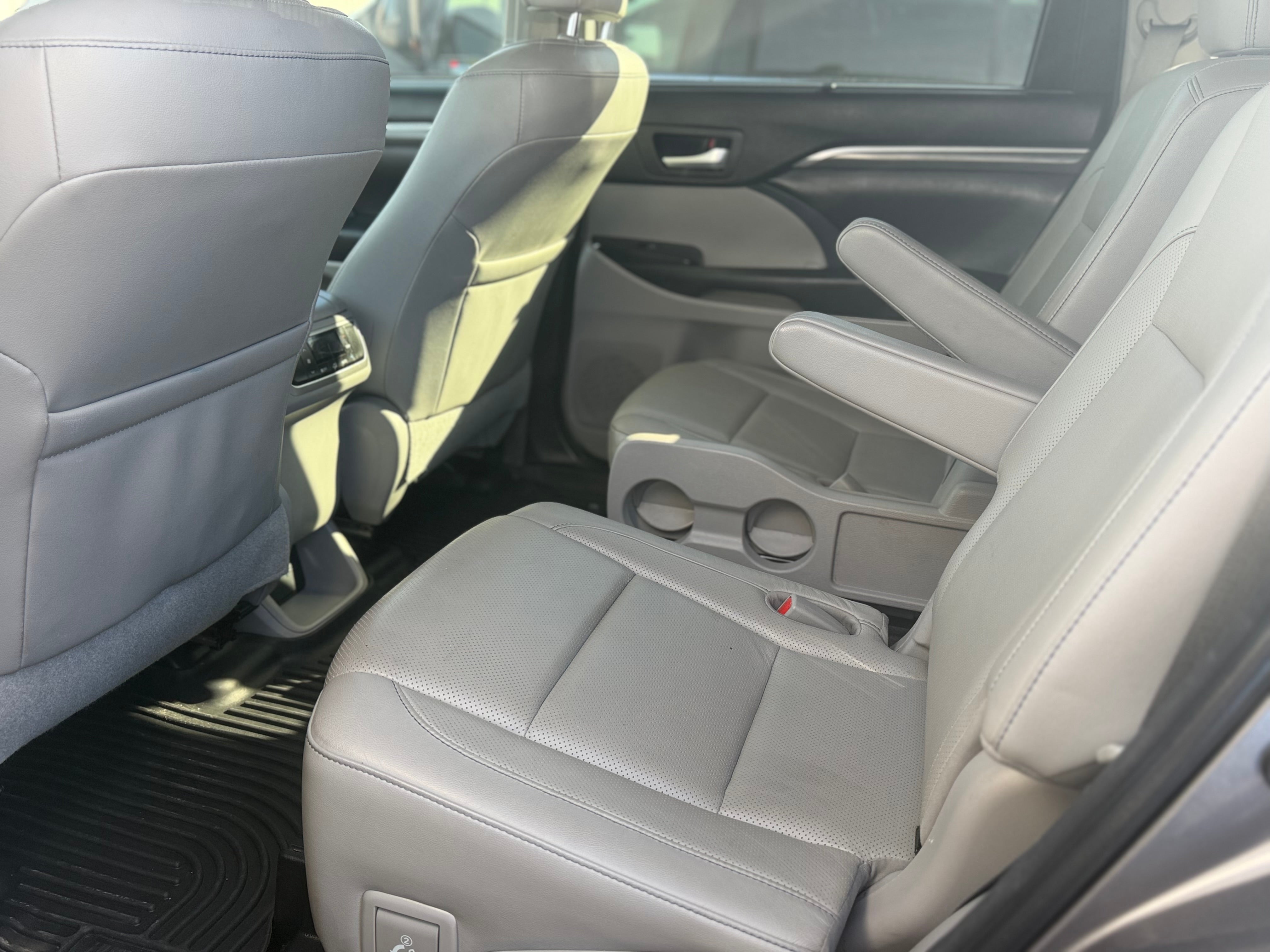 2018 Toyota Highlander Base